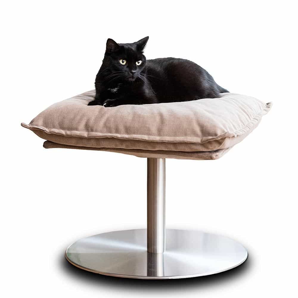 Il letto per gatti "volante" Poet di pet-interiors.